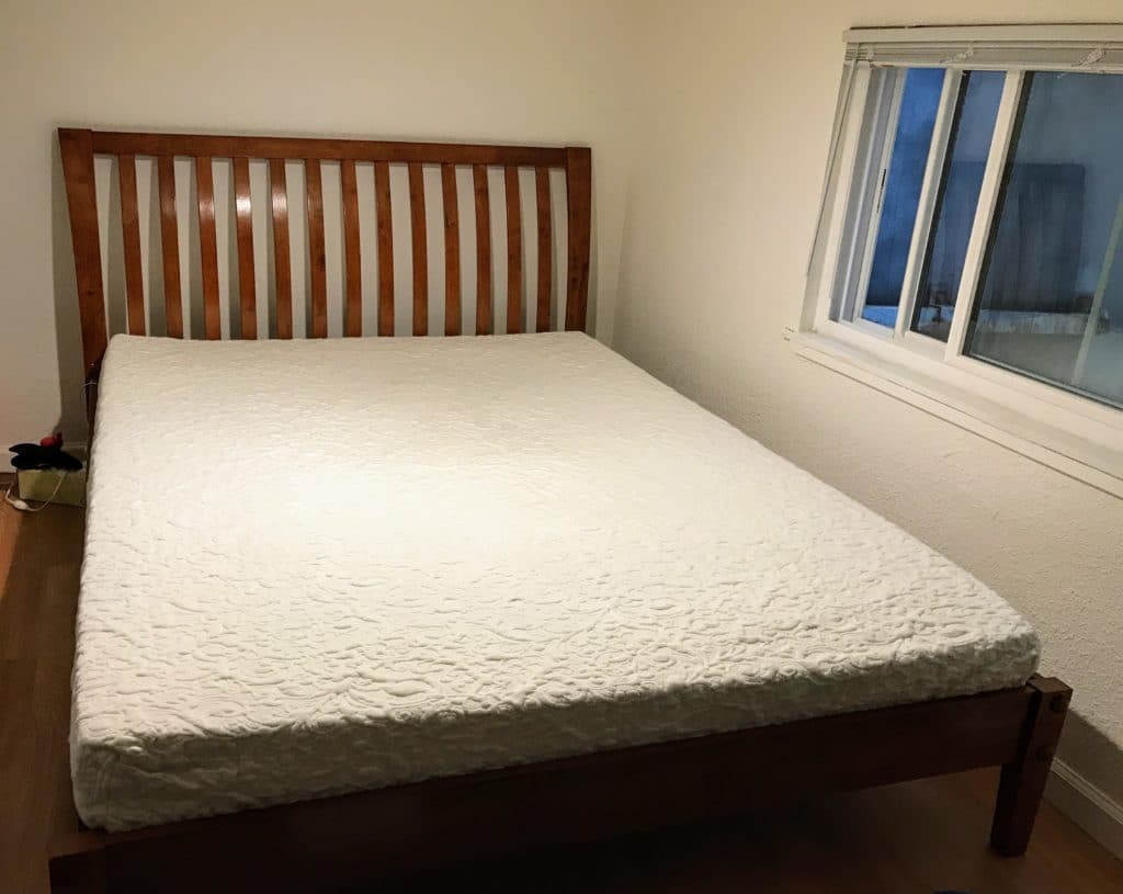 Photo of the bed I tried to sell 4 months before my travels - San Francisco, USA Nov 2017